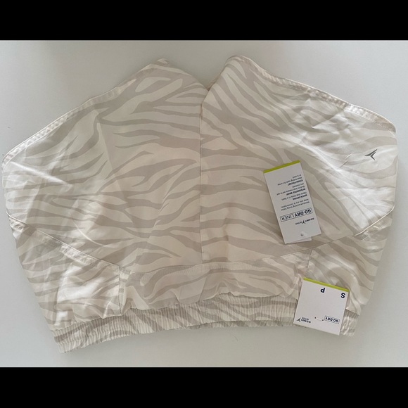 Old Navy “Dolphin Hem Run Shorts” - 3 inch inseam - Picture 5 of 11